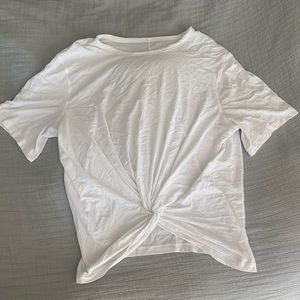 Lululemon white cropped + tied t shirt